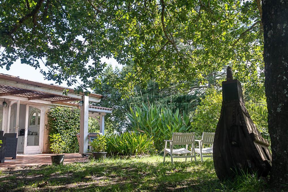 Au Detour Des Vignes Bed and Breakfast Ordonnac Exteriör bild